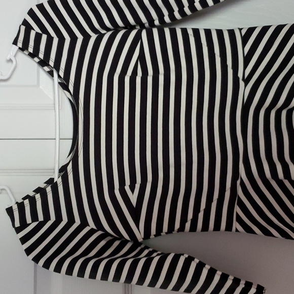 Hollister Black & White Striped Fit & Flare Boatneck 3/4 Sleeve Dress Size Small - Picture 3 of 9